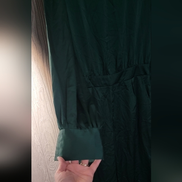 Dress Day size large emerald green romper/jumpsuit. - Picture 3 of 6